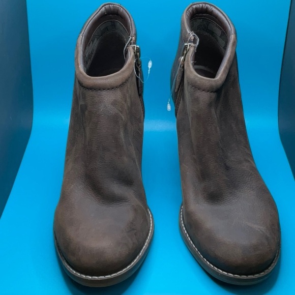 Cole Haan NWOT Dark Brown Leather 3 inch Heel, Size 9 - Picture 4 of 7